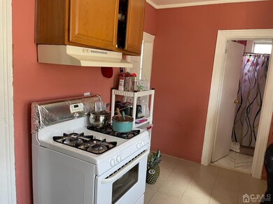 127 Townsend St, New Brunswick, NJ 08901 - photo 7