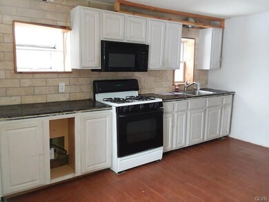 1218 S 10th St, Emmaus, PA 18049 - photo 3