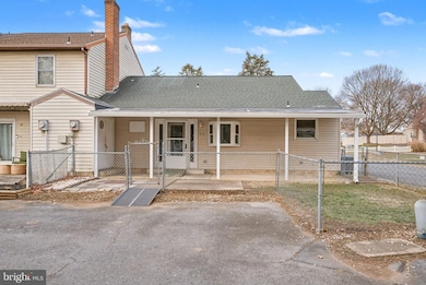 7131 Salem Park Cir, Mechanicsburg, PA 17050 - photo 5