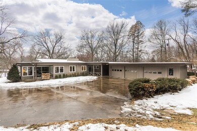 3608 Cottage Grove Ave SE, Cedar Rapids, IA 52403 - photo 2
