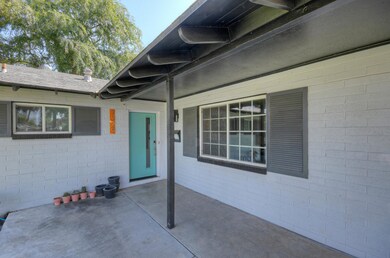 7229 N 11th Ave Phoenix AZ-print-002-2-E