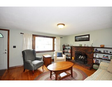 41 Parkwood Dr, Pepperell, MA 01463 - photo 2