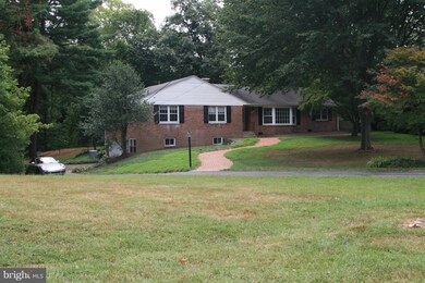 809 Carrie Ct, McLean, VA 22101 - photo 2