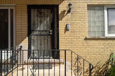 1542 W Fargo Ave unit A, Chicago, IL 60626 - photo 2