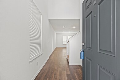 7322 Madison Commons Ln, Houston, TX 77075 - photo 2