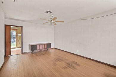 10423 Royal Oaks Dr, Houston, TX 77016 - photo 3