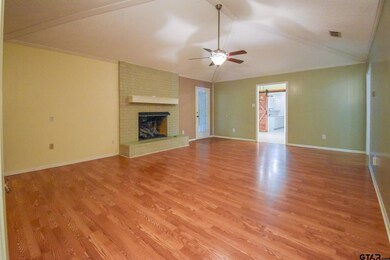 802 W Rieck Rd, Tyler, TX 75703 - photo 6