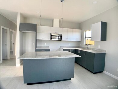 2016 Summerland Ln, Edinburg, TX 78541 - photo 4