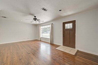 2203 Nina Lee Ln, Houston, TX 77018 - photo 5