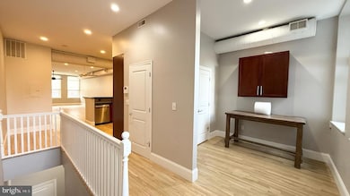26 N 3rd St unit 3, Philadelphia, PA 19106 - photo 3