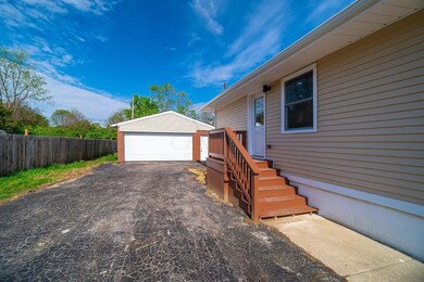 4573 Glenmawr Ave, Columbus, OH 43224 - photo 4