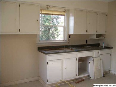 Eat-In Kitchen
