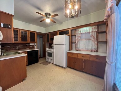 6221 Sherrick Ave, Des Moines, IA 50322 - photo 4