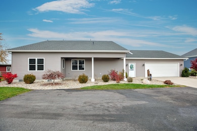 21306 Sanfords Landing Dr-large-027-055-