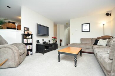 6893 Hunt Dr, Macungie, PA 18062 - photo 3