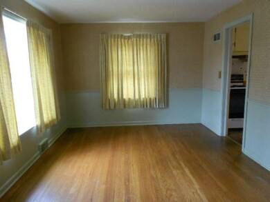 1040 Leith Ave, Waukegan, IL 60085 - photo 6