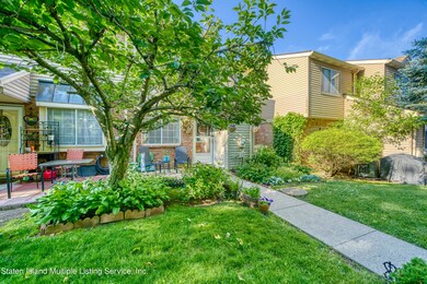 27 Franklin Ln unit D, Staten Island, NY 10306 - photo 3