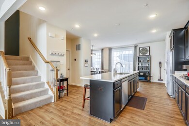 3104 Belair Gate Ln, Landover, MD 20785 - photo 5