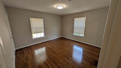 533 Hohldale St, Houston, TX 77091 - photo 4