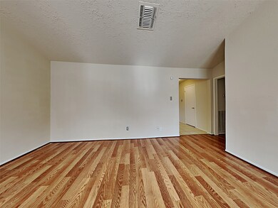 16930 Barcelona Dr, Friendswood, TX 77546 - photo 3