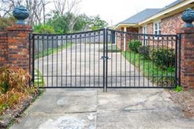 2012 Vaughn Ln, Montgomery, AL 36106 - photo 3