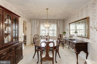 6197 Vine Forest Ct, Falls Church, VA 22044 - photo 4