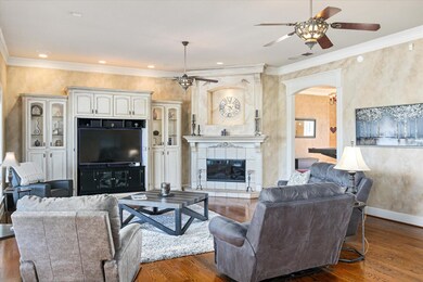 2011 Tree Top Ct, Granbury, TX 76049 - photo 6