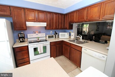 19200 Misty Meadow Terrace, Germantown, MD 20874 - photo 5