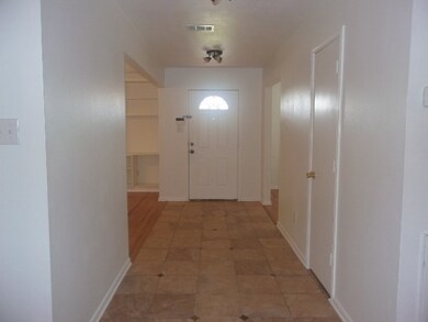 11143 Bradford Way Dr, Houston, TX 77075 - photo 5