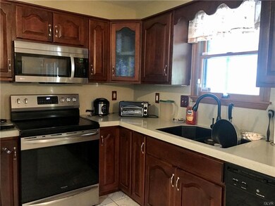 2561 Ridgeway Dr, Effort, PA 18330 - photo 5