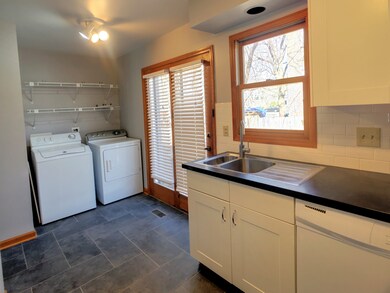 202 S Washington St unit A, Wheaton, IL 60187 - photo 4