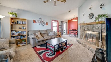 8794 Townsquare Ct, Jacksonville, FL 32216 - photo 3