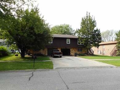 2302 W 3rd St unit 2, Cedar Falls, IA 50613 - photo 2