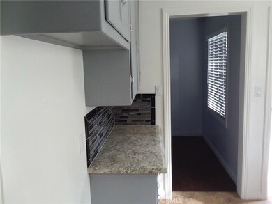 832 E 118th Place, Los Angeles, CA 90059 - photo 5