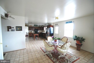 10008 Blue Banner Dr, Germantown, MD 20876 - photo 2