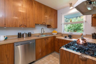 478 Aurora Dr, Anchorage, AK 99503 - photo 5