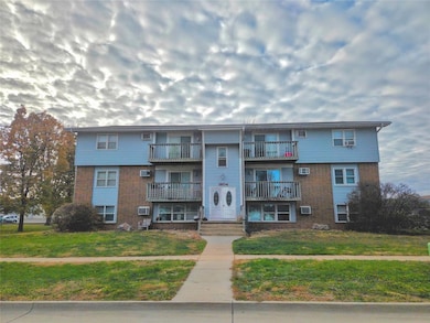 1804 Dolores St, Knoxville, IA 50138 - photo 2