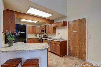 Kitchen W/Breakfast Bar