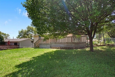 1631 29th St NW, Cedar Rapids, IA 52405 - photo 6