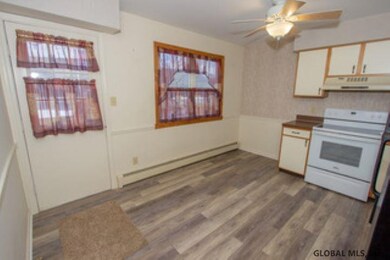 34 Riverview Dr, Schenectady, NY 12309 - photo 6