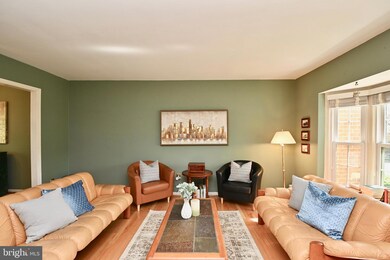 8532 Lakinhurst Ln, Springfield, VA 22152 - photo 6