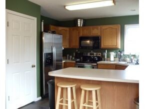 Kitchen Has Breakfast Bar