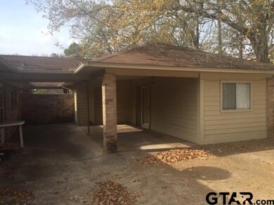 2112 Aberdeen Dr, Tyler, TX 75703 - photo 4