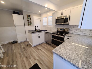 115 Pershing Dr, Schenectady, NY 12302 - photo 5