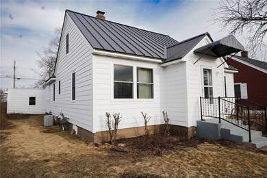 1133 Barron St, Eau Claire, WI 54703 - photo 2