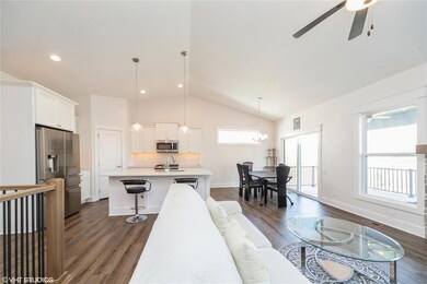 9131 Greenway Dr, West Des Moines, IA 50266 - photo 5