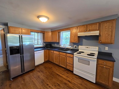 4120 Middle Rd, North Clarendon, VT 05759 - photo 4