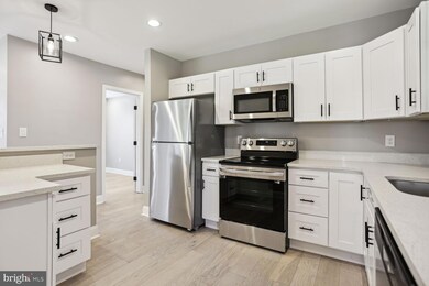 2221 Jameson St, Temple Hills, MD 20748 - photo 4