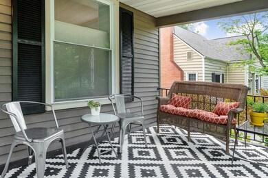381 Richards-porch