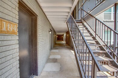 811 Skillman St unit 201, Dallas, TX 75214 - photo 2